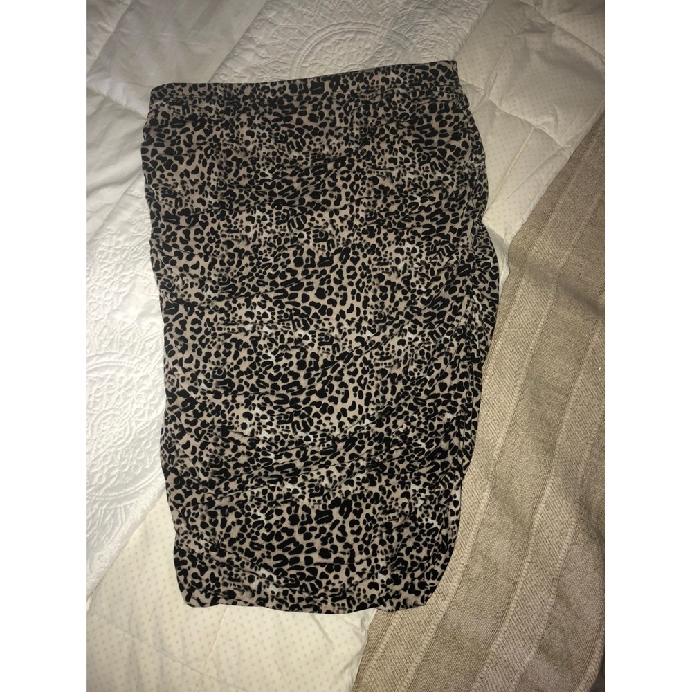 Vince Camuto Cheetah print skirt